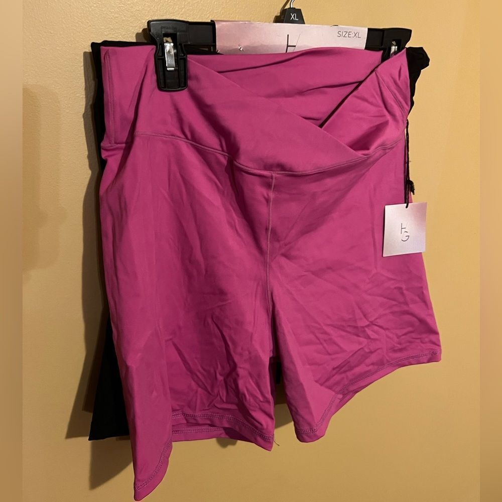 NWT happily grey v waist bike shorts xl